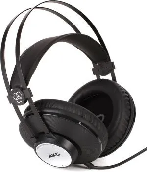 AKG K72 Наушники динамические мониторные закрытого типа.