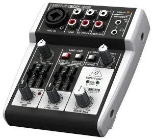 Behringer 302USB Микшерный пульт.