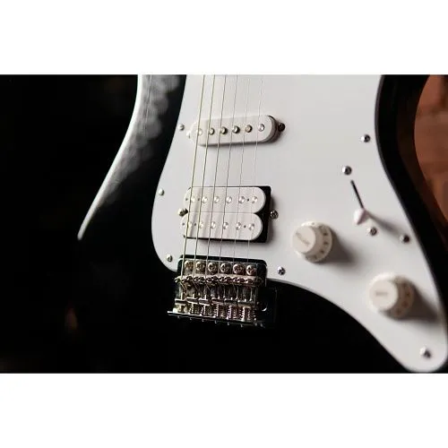 Yamaha Pacifica012 BL Электрогитара (Б/У).