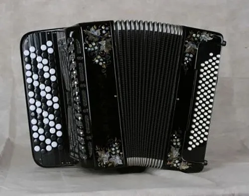 «Тульская Гармонь» Баян "Тулячок" 77/46 х 80/41 - II пятирядный, двухголосый.